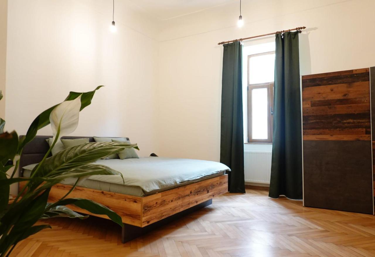 The Industrique Home - 3 Bedroom Apartment Timișoara Zewnętrze zdjęcie