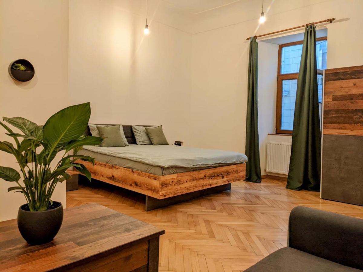 The Industrique Home - 3 Bedroom Apartment Timișoara Zewnętrze zdjęcie